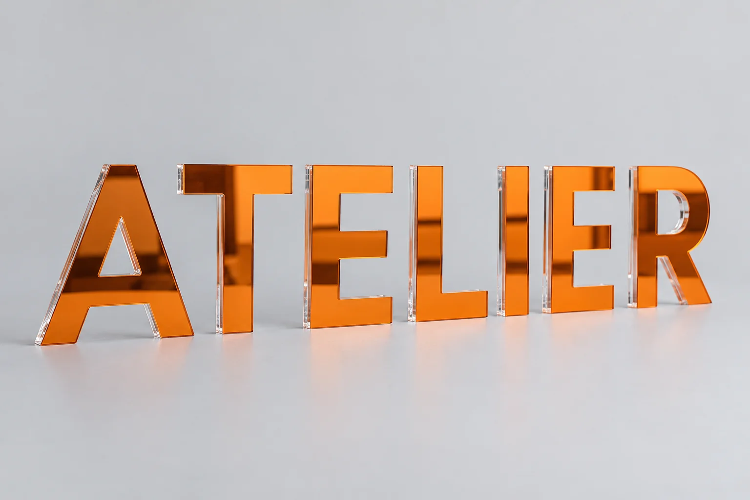 Lettre en plexiglass miroir orange