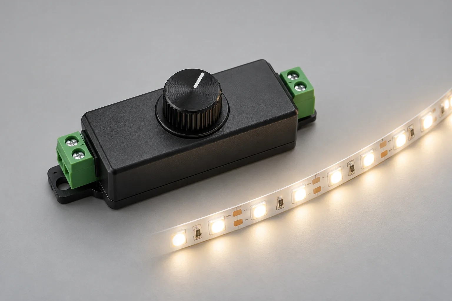 Dimmer puissant pour bande monochrome 12/24V 18A