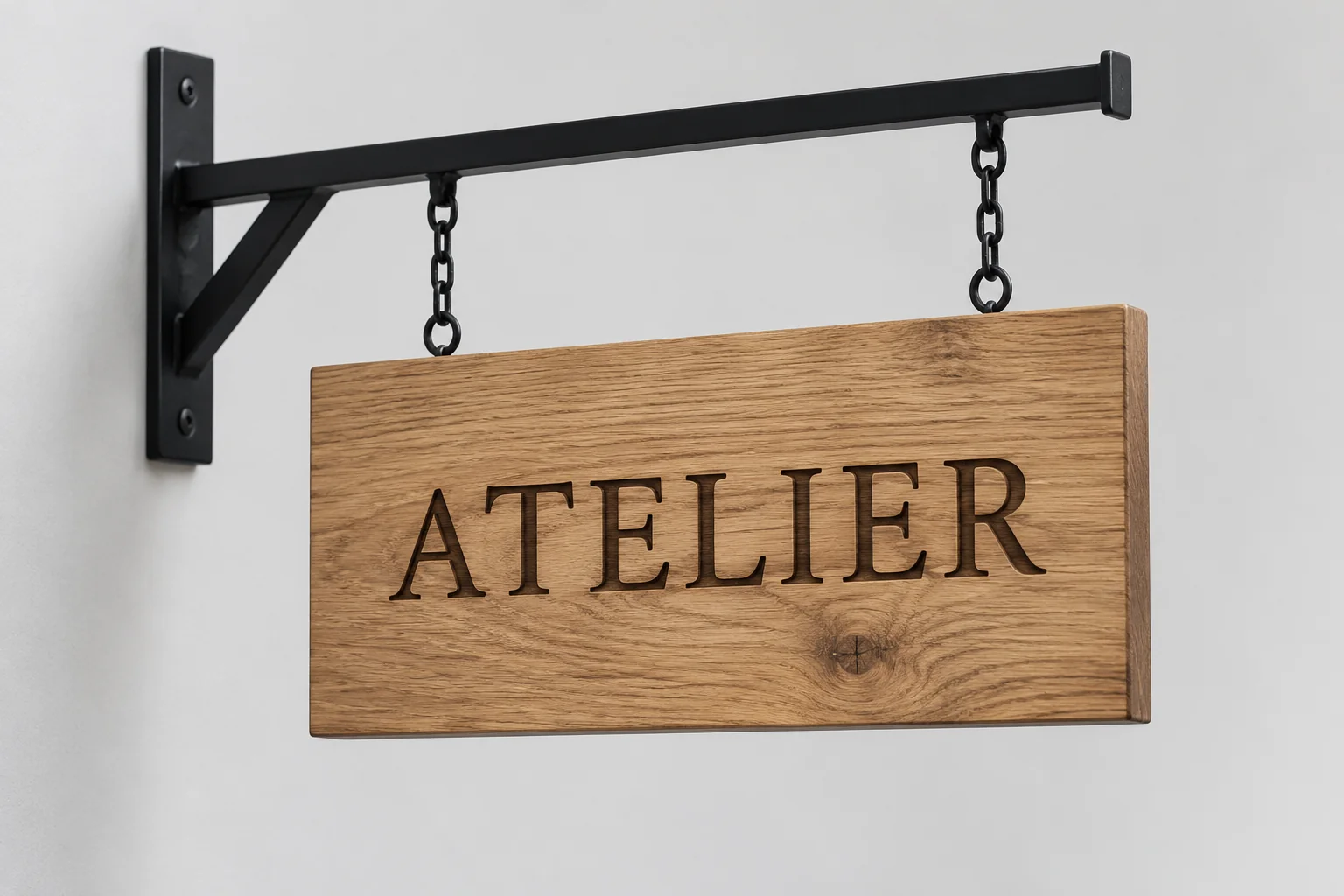 Enseigne suspendue en bois