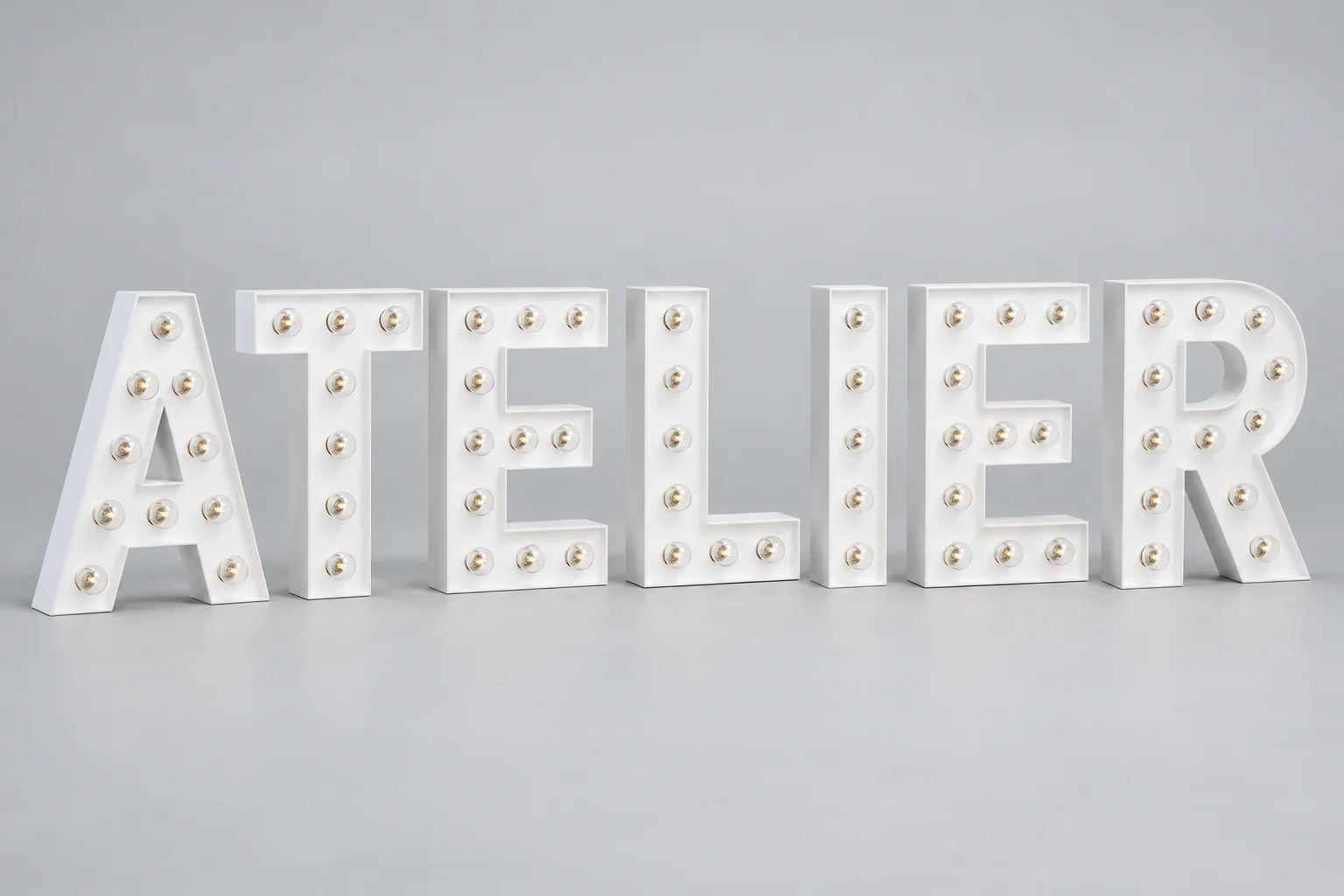 Lettres avec ampoules en PVC