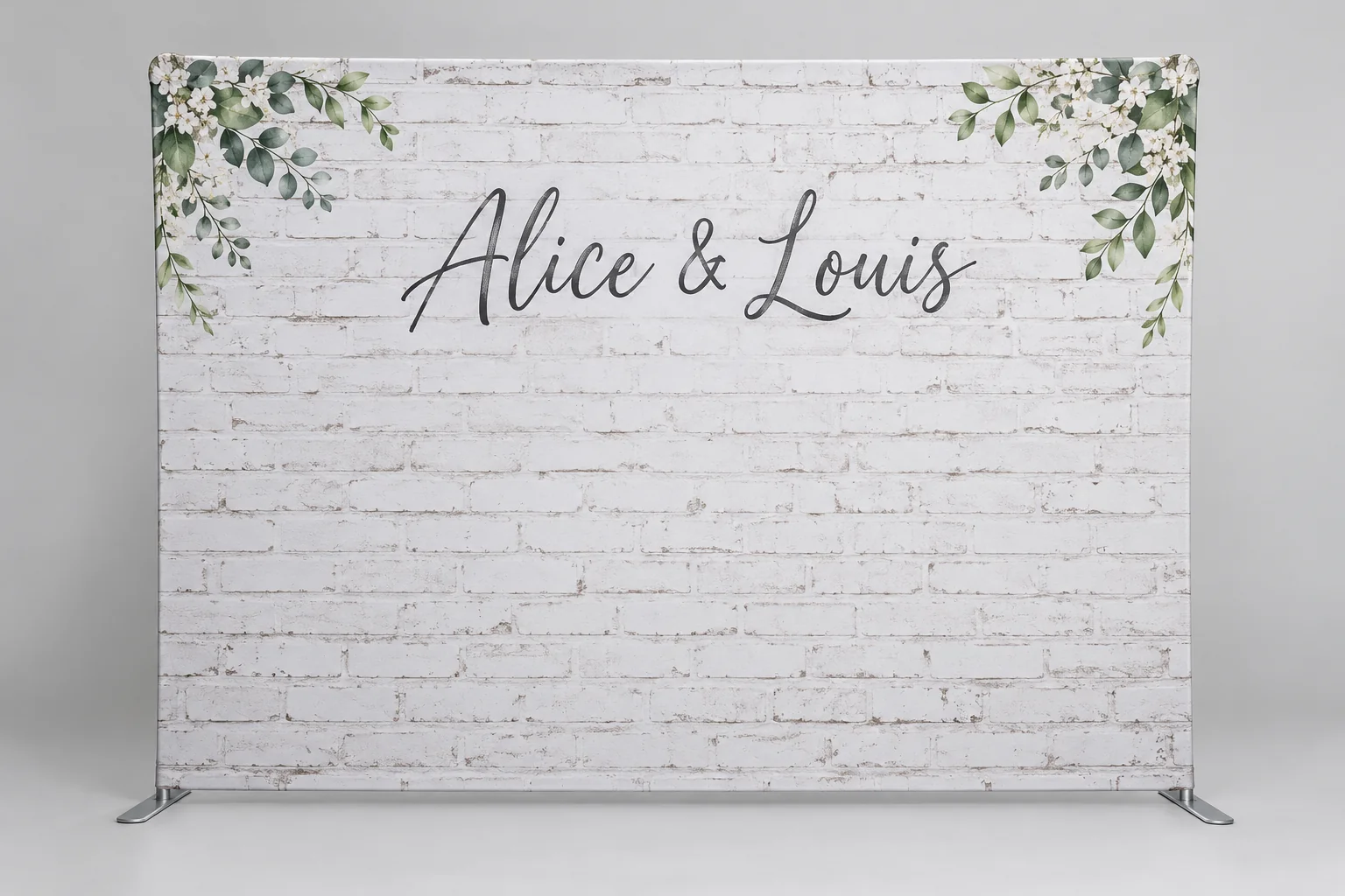 Photocall de mariage effet brique blanche
