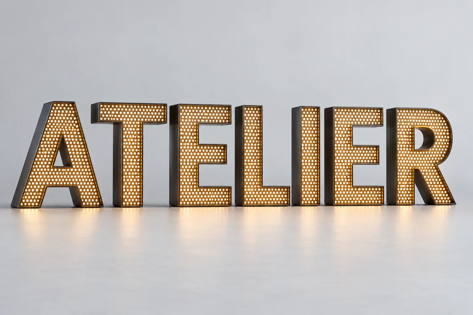 Lettres boîtiers LED avec face perforée