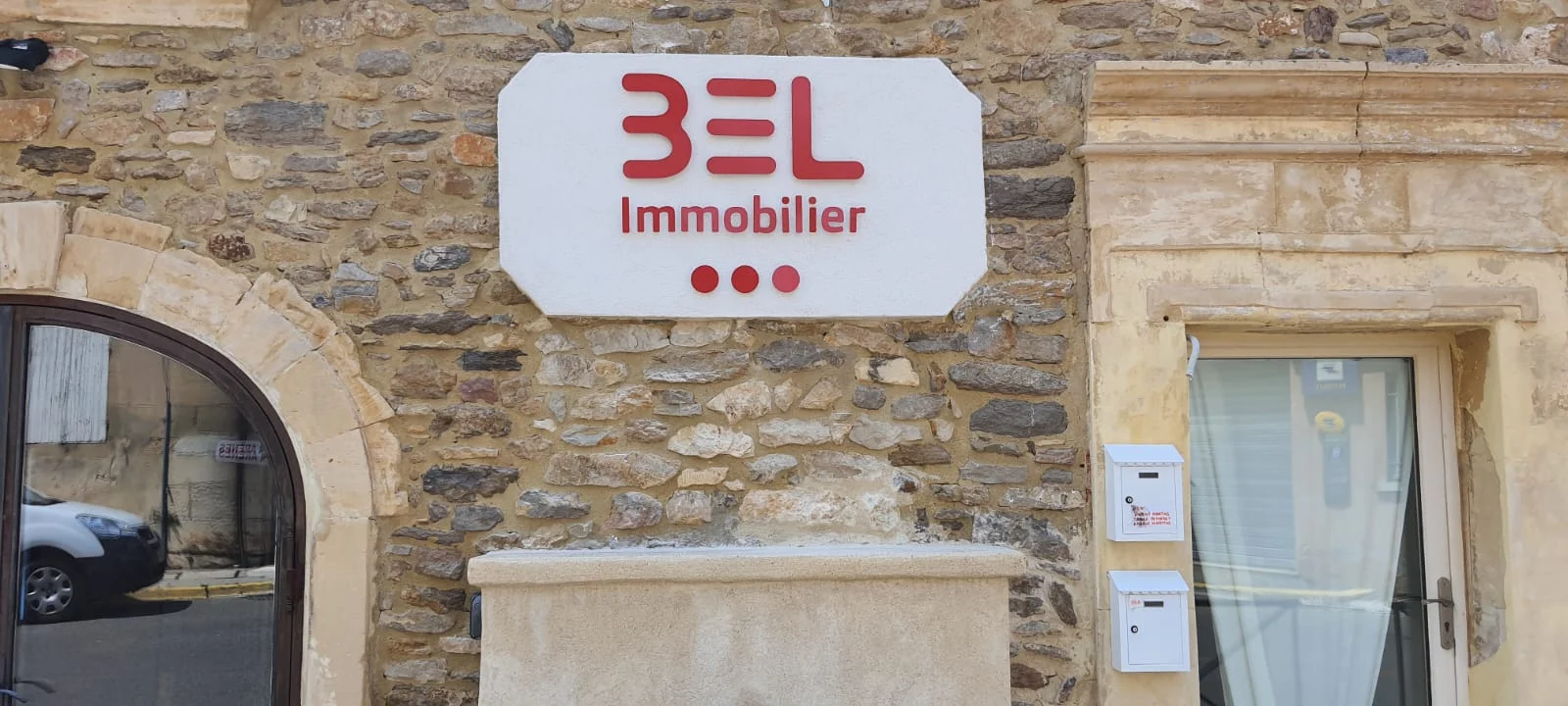 Caisson lumineux eenseigne magasin immobilier