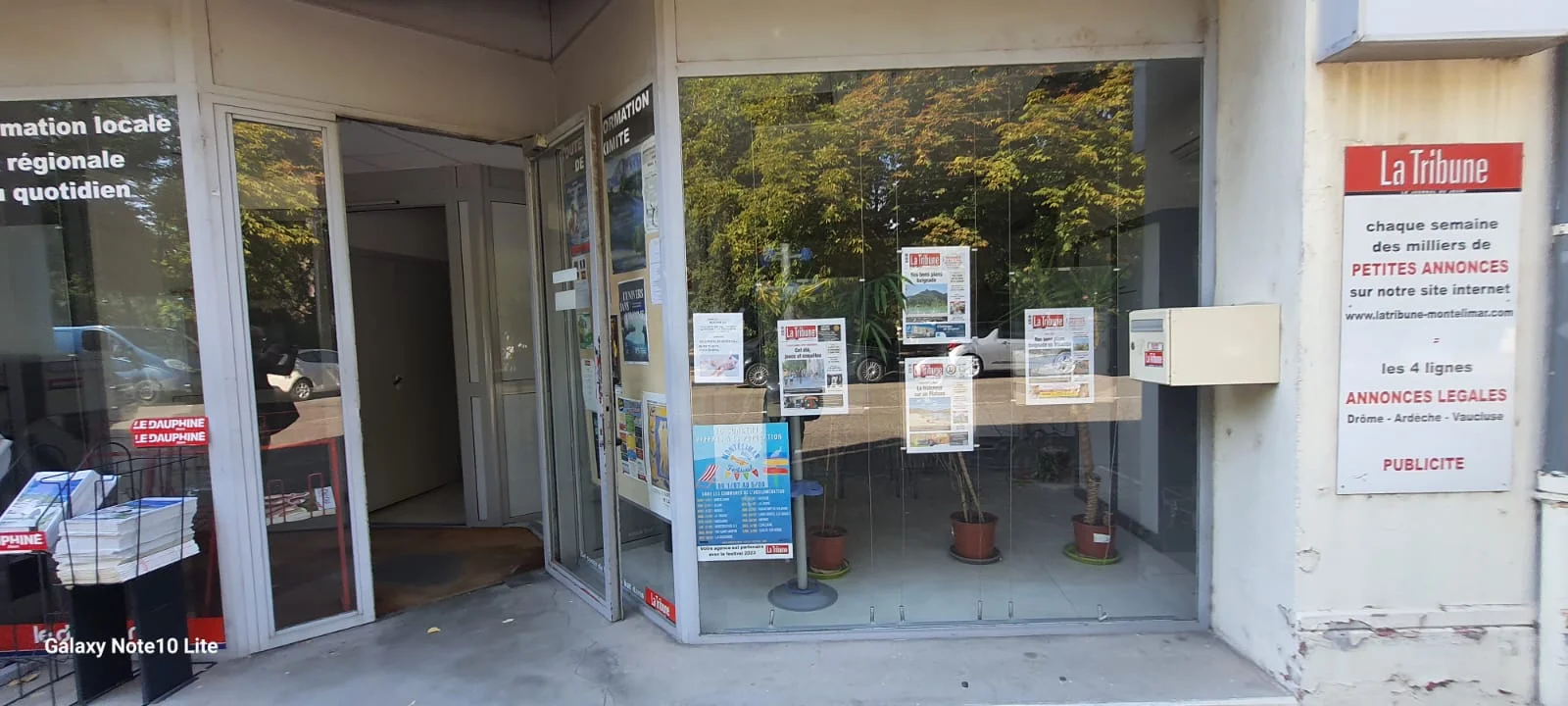 Enseigne eclairee affiches