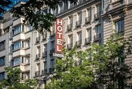 Enseigne hotel haut de gamme drapeau