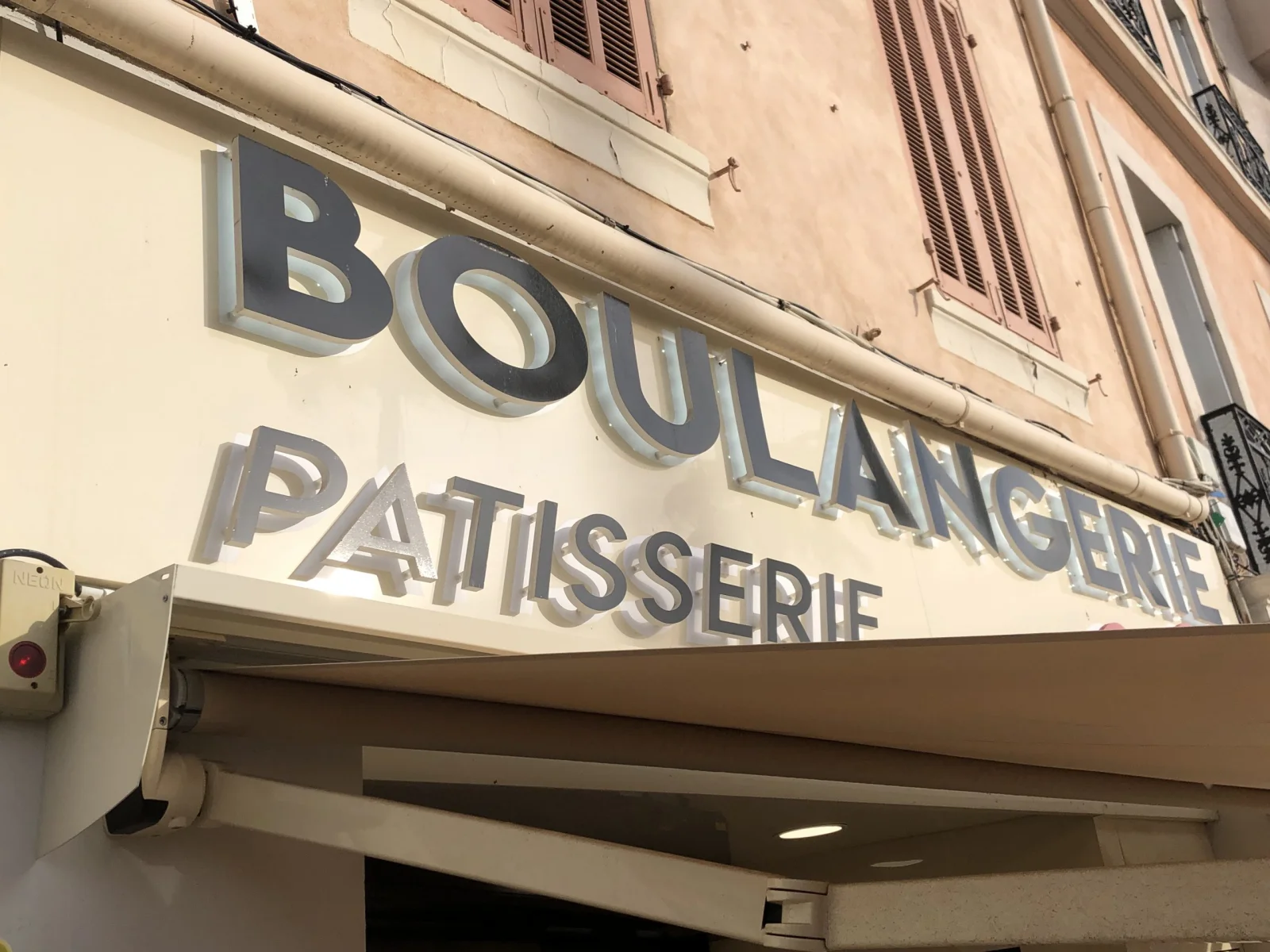 Enseignes lumineuses