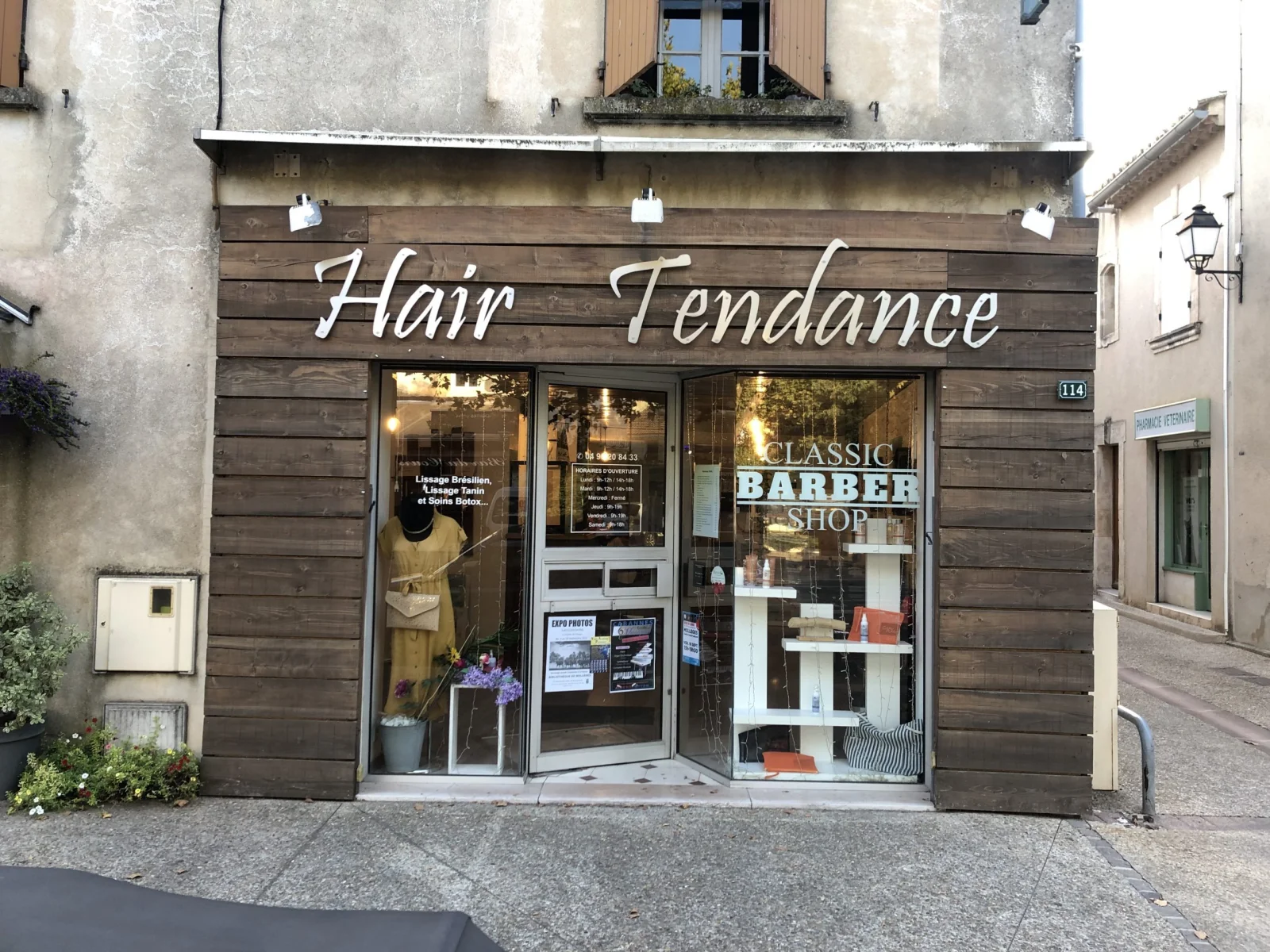 Enseigne lumineuse eclairee pour commerce coiffeur