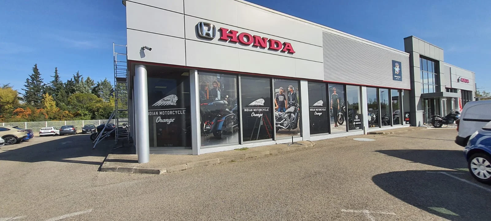 Enseigne lumineuse eclairee honda