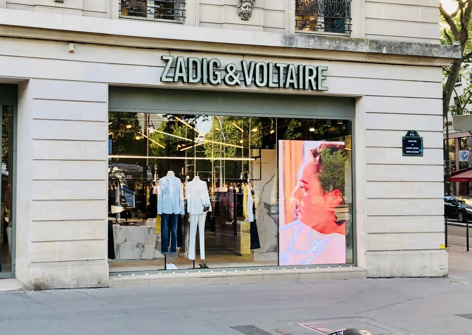 Enseigne de magasins
