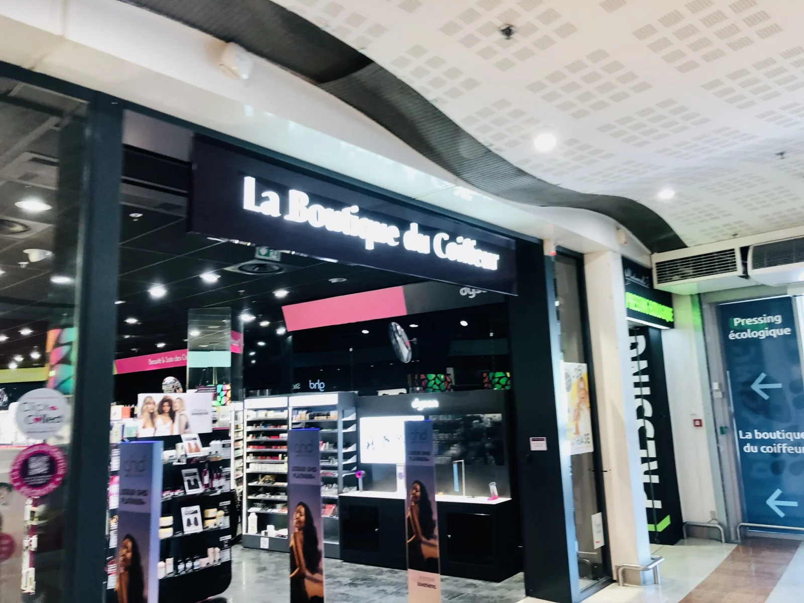 Enseigne lettres decoupees lumineuses enseignes caisson lumineux coiffeur
