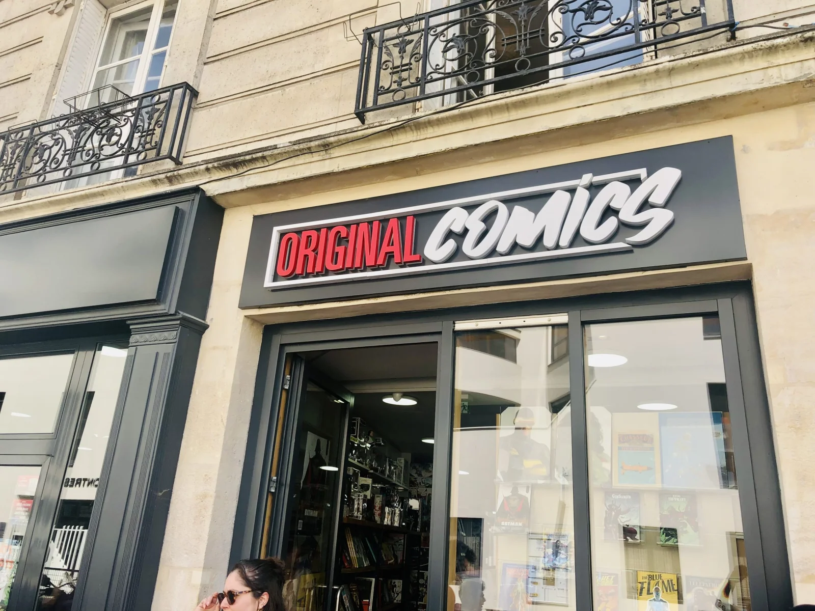 Enseigne lettres decoupees lumineuses librairies
