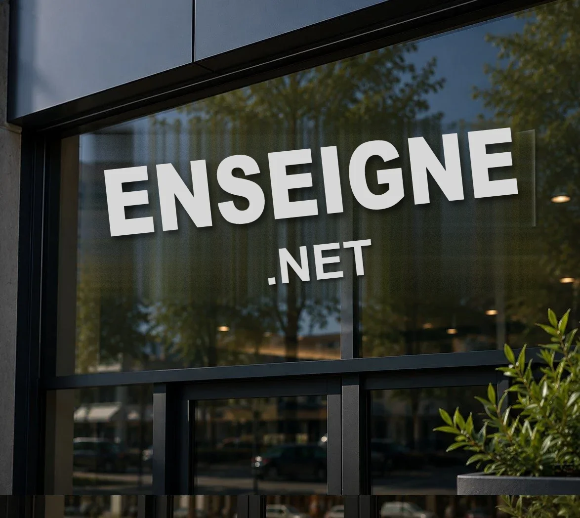 Enseigne dibond brosses argent vitrine